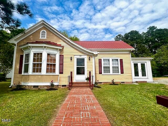 1st image of 517 Coggeshall St