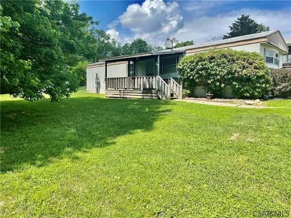 154 Skate Ln, Connellsville, PA 15425