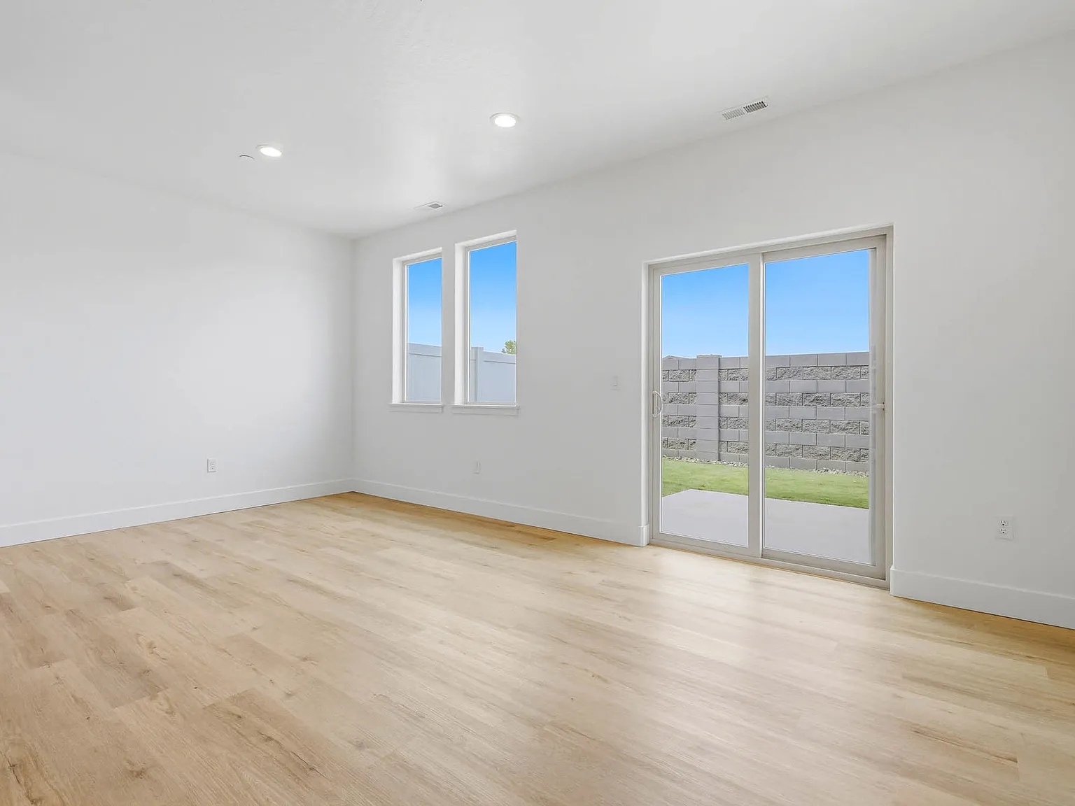 Riverhawk Townhomes - C-104 — Photo 2