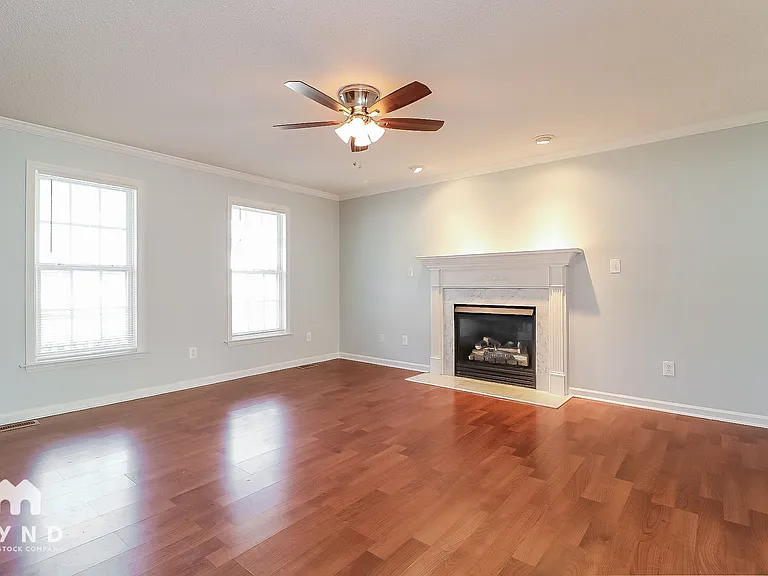 928 Shannondale Dr — Photo 10
