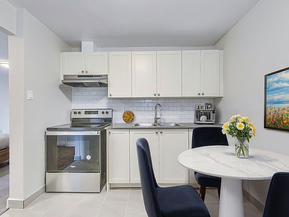 4th image of 661 West St #2-Bedroom