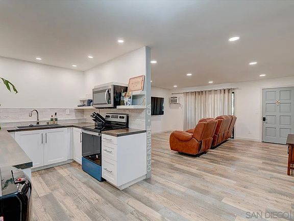 3rd image of 265 Loma Alta Dr Unit A1