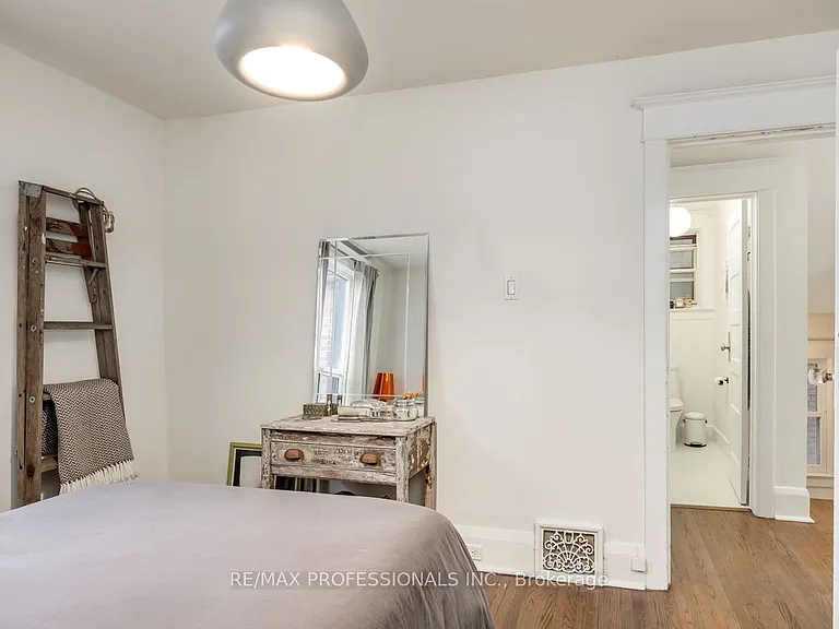 1381 Lansdowne Ave — Photo 26