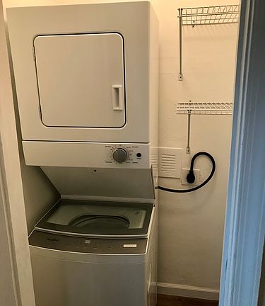 4th image of 830 W 26th St APT 3