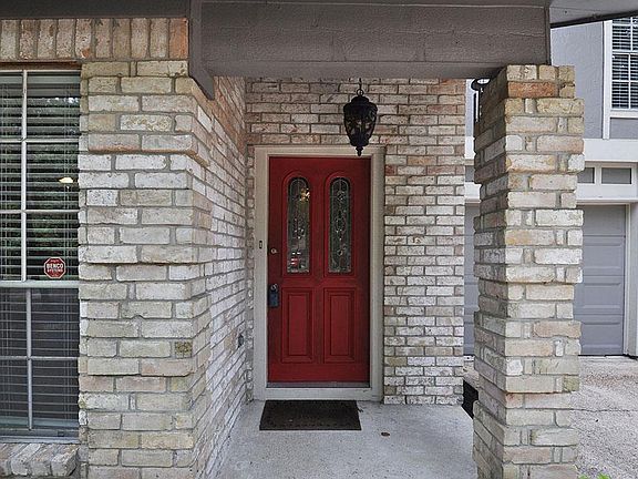 3rd image of 3703 Deerbrook Dr