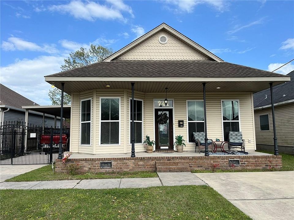 1st image of 741 Barataria Blvd