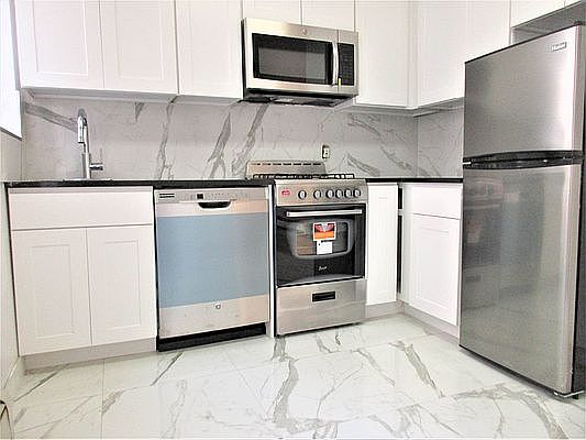 2nd image of 333 E 108th St #4EE