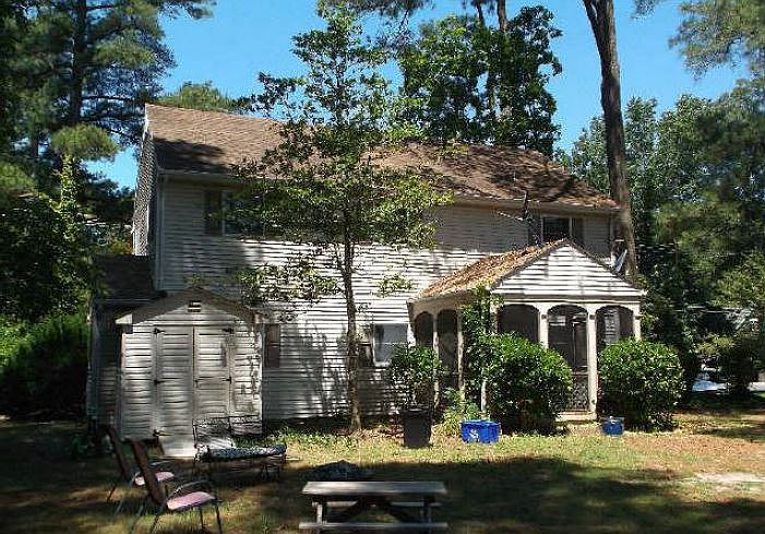2nd image of 1013 Riverside Dr
