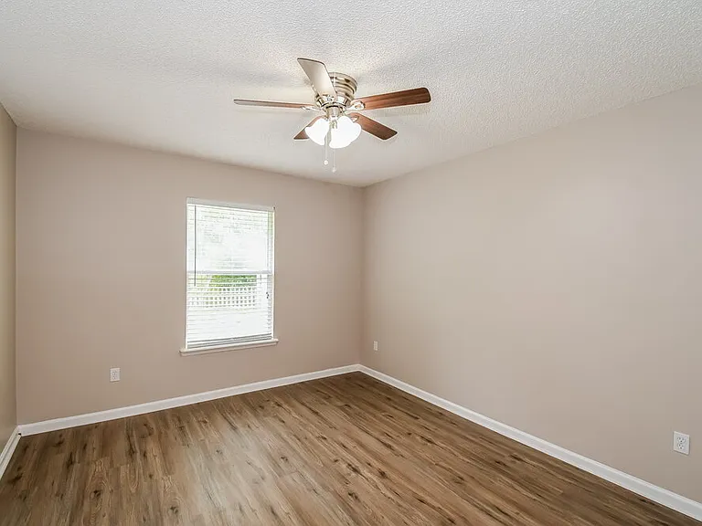 2908 Majestic Oaks Ln — Photo 12