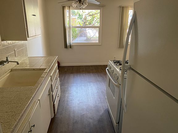 3rd image of 5090 College Ave APT 2