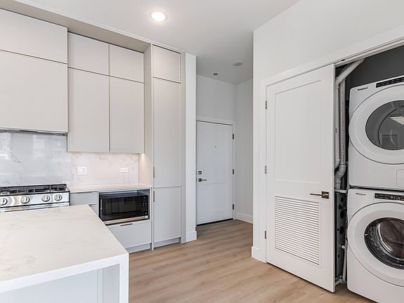 5th image of 1628 N Damen Ave #201