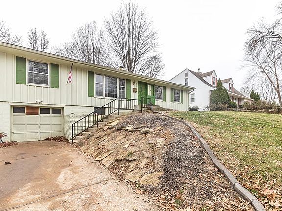3rd image of 4001 NE 50th St