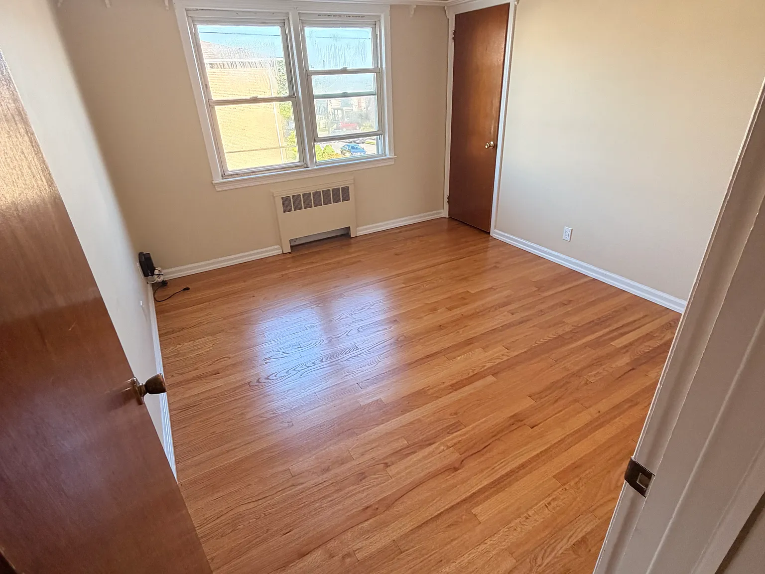 3 bed, 1300 sqft, $3,700 — Photo 3