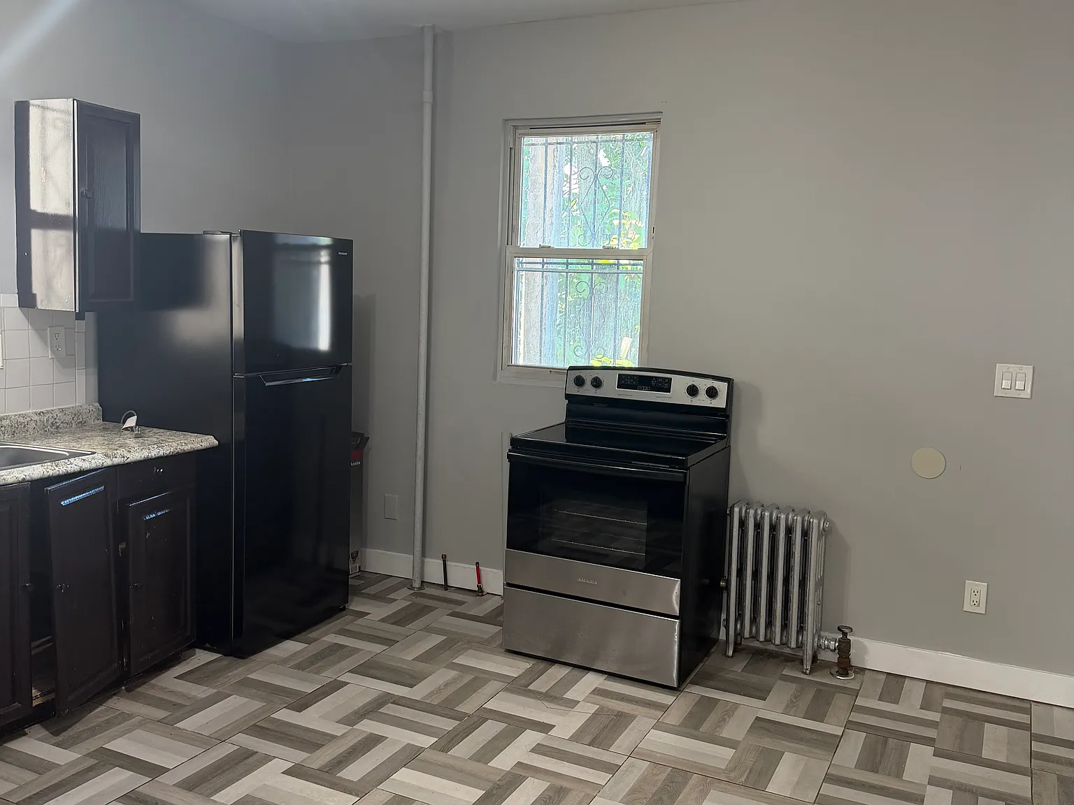 319 Coit St — Photo 2