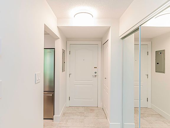 4th image of 7680 Granville Ave #303