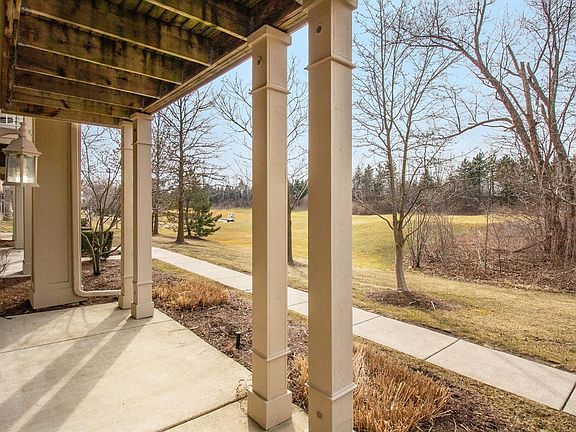 2nd image of 1868 Pinecroft Dr