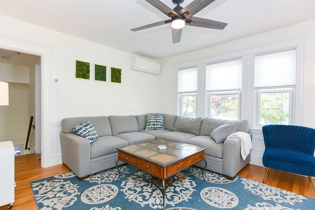 2 bed, 1.0 bath, 1200 sqft, $3,500 — Photo 3
