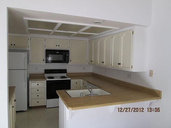 2nd image of 3934 Mesa Circle Dr