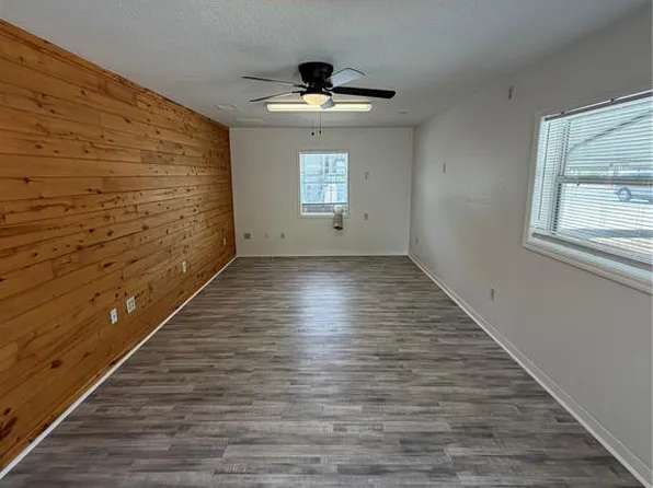 306 N Iona Ave, Fruitland Park, FL 34731