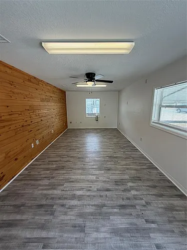 306 N Iona Ave Photo 1