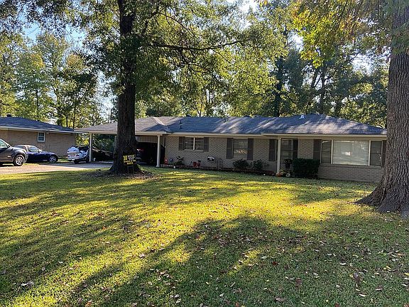 2nd image of 2210 Redwood Dr