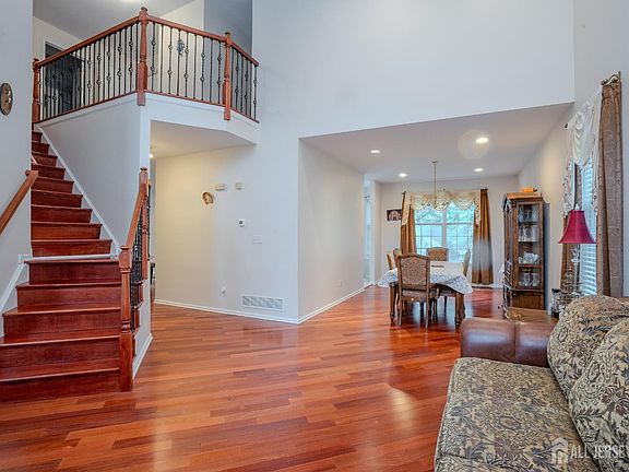 3rd image of 1101 Cottonwood Ct