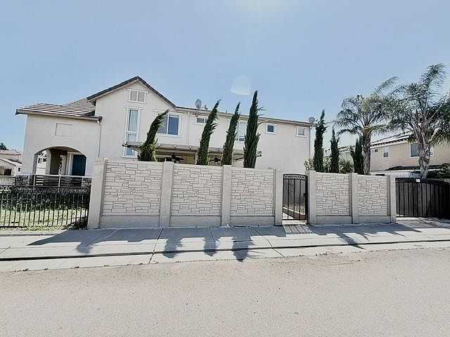 1st image of 188 Thomsen Rd