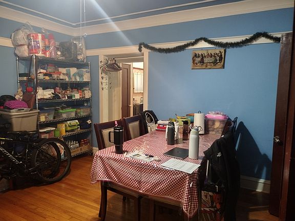 5th image of 6214 N Artesian Ave