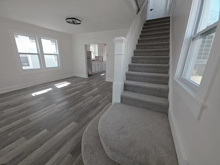 346 N Delaware Ave — Photo 10