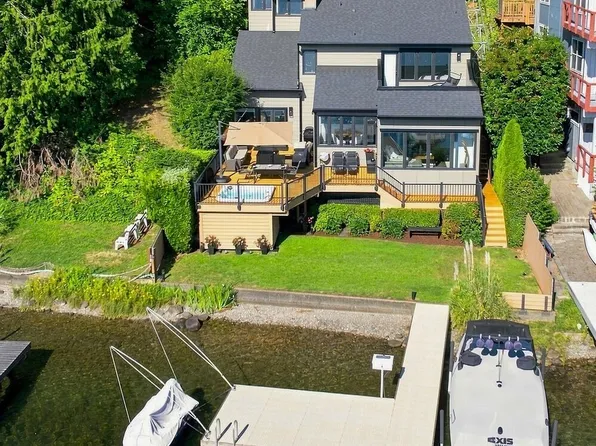 2002 W Lake Sammamish Parkway NE, Redmond, WA 98052
