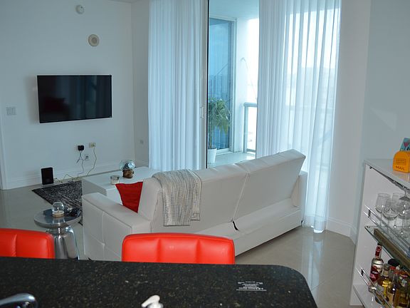3rd image of 480 NE 30th St APT 1205