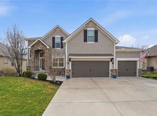 14855 NW 61st St, Parkville, MO 64152