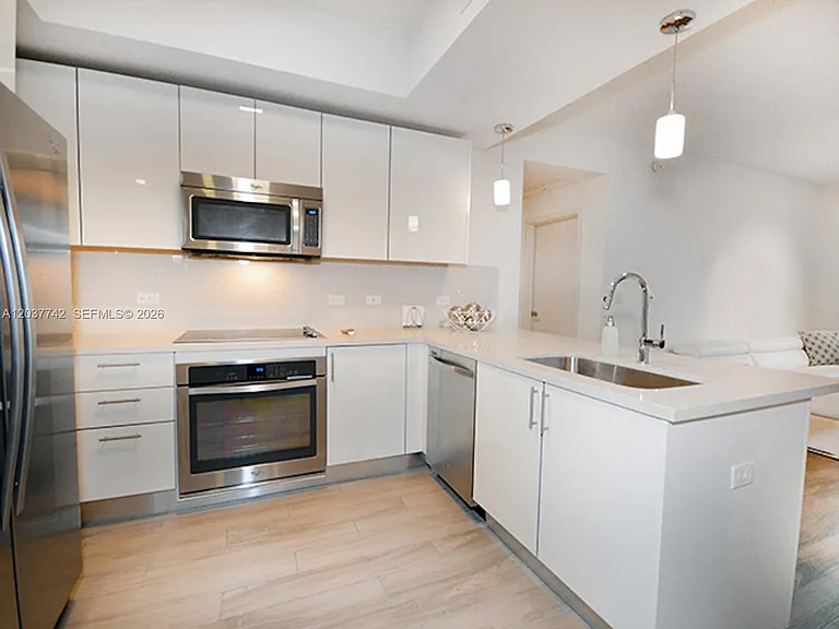 999 SW 1st Ave #1611 — Photo 5