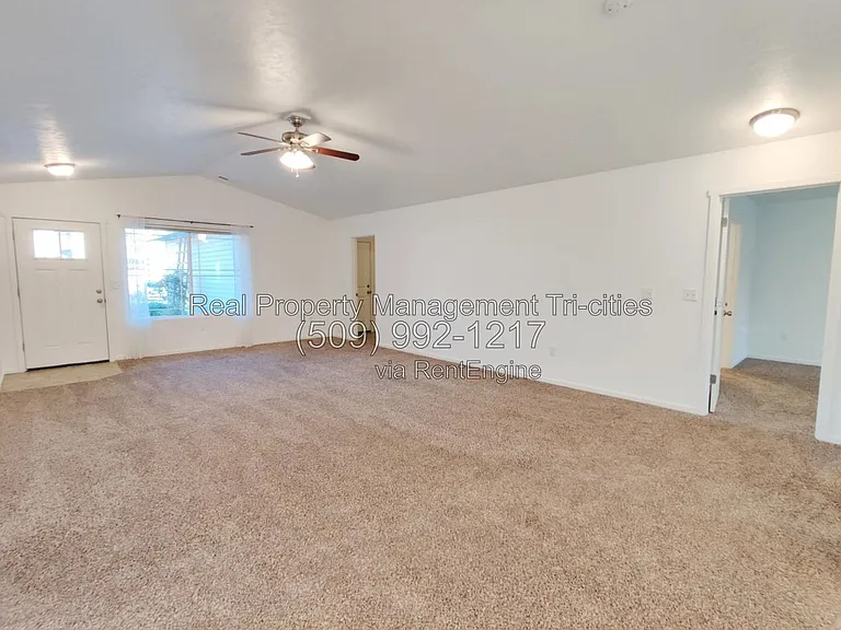 5825 Sidon Ln — Photo 6