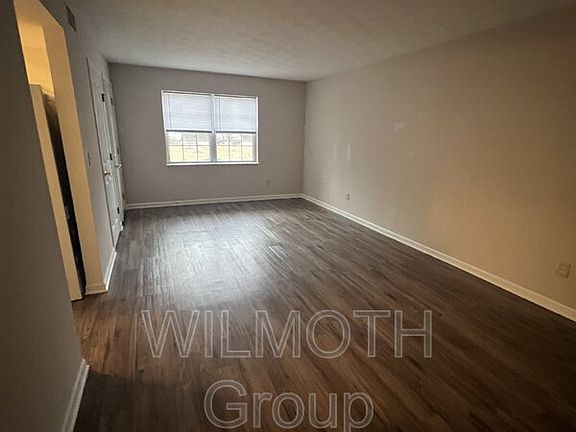 4th image of 1320 Millerwood Dr Unit 1