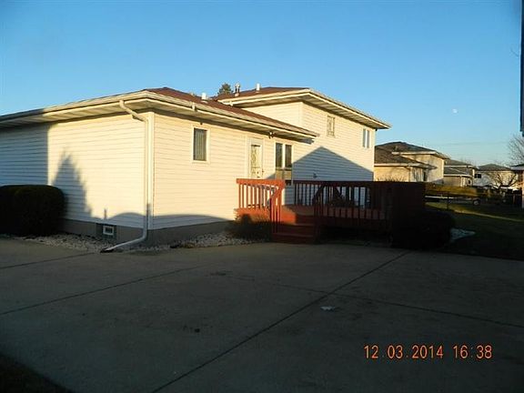 3rd image of 12433 W 105th St