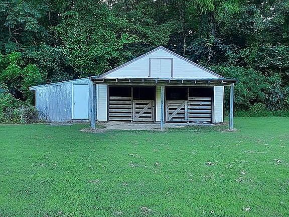 Garage/Barn 3