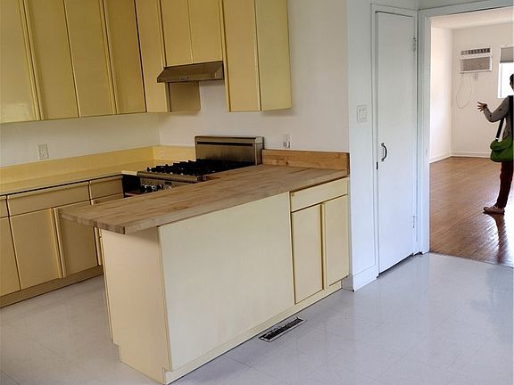 4th image of 2226 Berkeley Ave