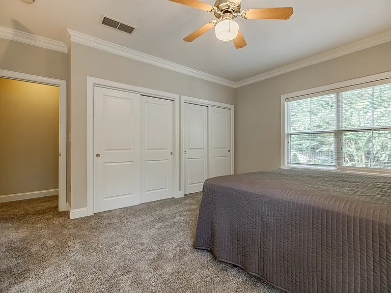 237 Carlyle Park Dr NE — Photo 20