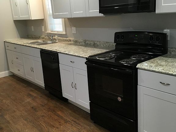 3rd image of 5510 Forest Ave