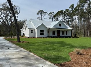 194 Piney Bluff Rd, Waverly, GA 31565