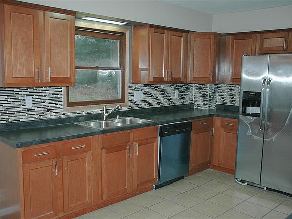 5th image of 52960 Hastings St