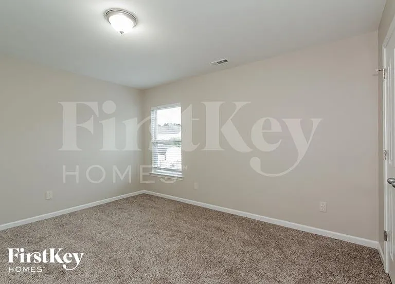 706 Perth Dr — Photo 12
