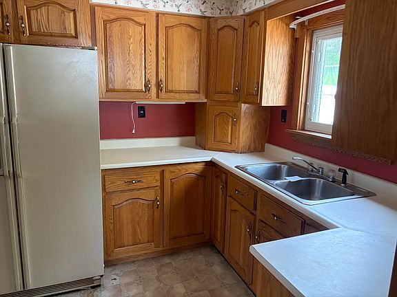 3rd image of 39 Abenaki Lane