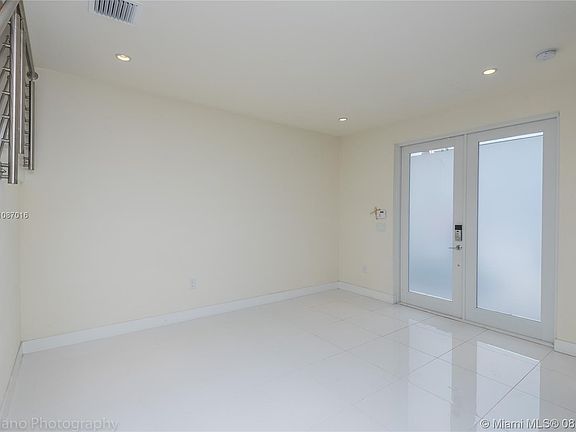 5th image of 6446 NW 103rd Psge Unit 6446