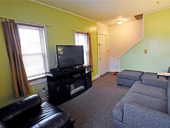 4th image of 223 Sutton Ave