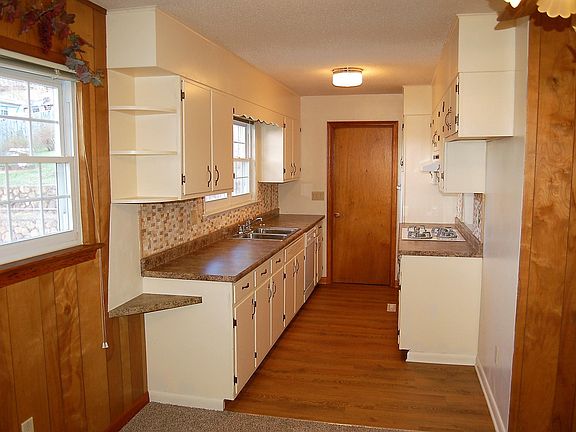 5th image of 113 Coburn Dr