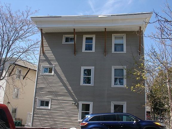4th image of 163 Beacon Hill Ave