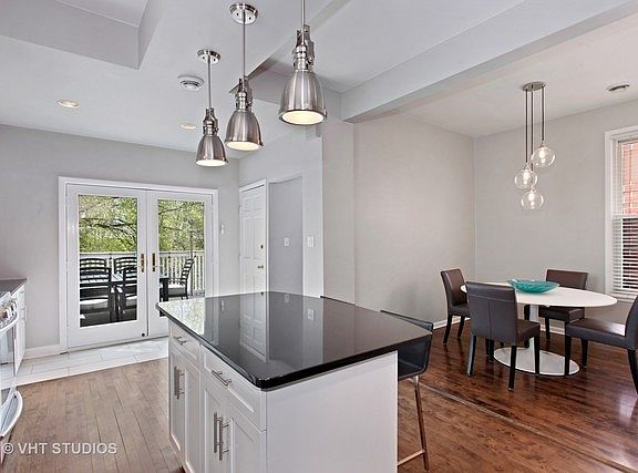 5th image of 831 W Bradley Pl APT 1