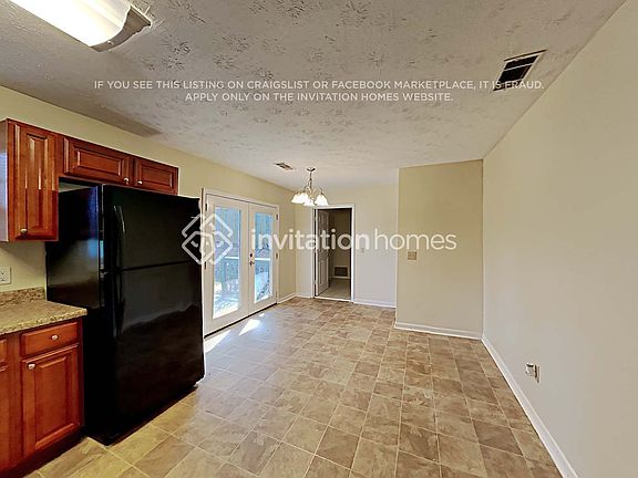 5th image of 653 Lakeridge Dr SE